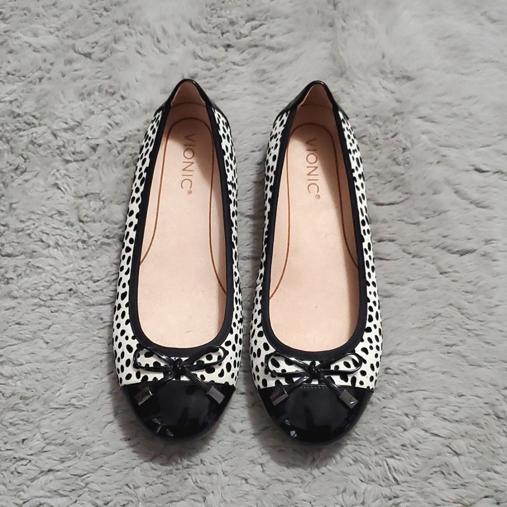 Vionic dalmatian print bow ballet flats size 7.5 wide
